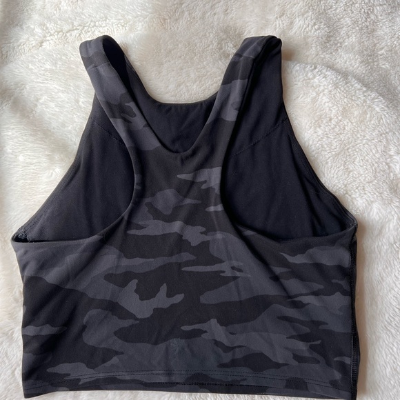 87. ATHLETA CONSCIOUS CROP BRA A-C
Size XS
Buttery-soft low-impact support. - Picture 2 of 3